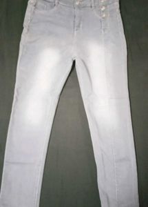 Light Wash High-Waisted Jeans