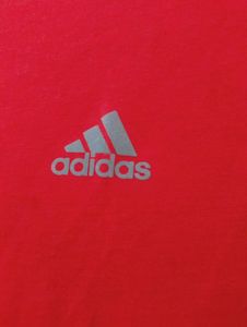 Adidas  T-Shirt