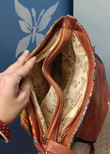 sling bag/hand bag