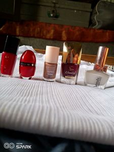 5 Nail Polish Like New