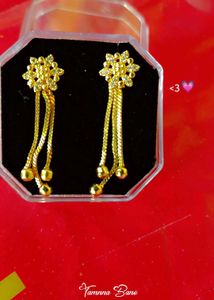 Gold Flower Drop Earrings Pack Of 1