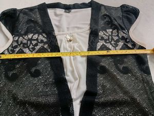 ‼️FREE DELIVERY‼️Elegant Lace Detail Top