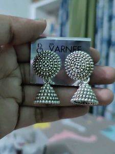 ear rings combo of five and a free ring