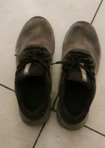 UK9 Nike Running Shoes - Used Condition