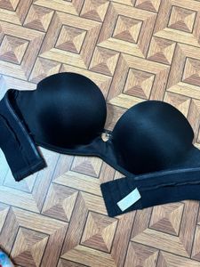 Black strapless and backless bra