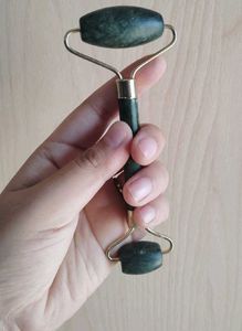 FACE ROLLER AND MASSAGER ❤️