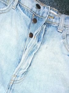 Light Wash ripped Denim Jeans