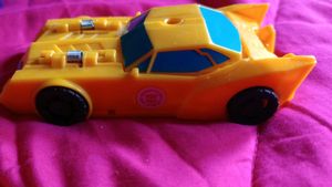Transformers: Robots in Disguise Bumblebee Combine