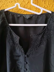 Guess Top