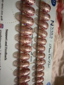 Press on nails
