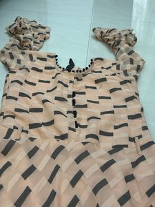 Chic Patterned Dress with Bell Sleeves