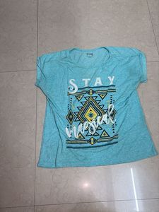 4 T-shirts