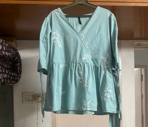 Here&Now Cute Embroidered Top