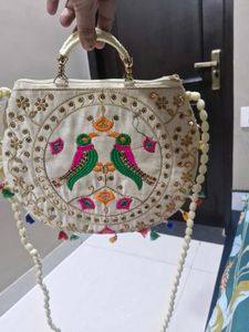 Embroidered Bird Design Round Bag