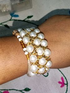 Pearl and Gold Chain Bracelet