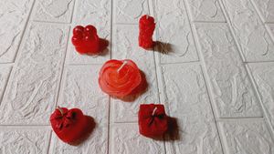5 Red Candles