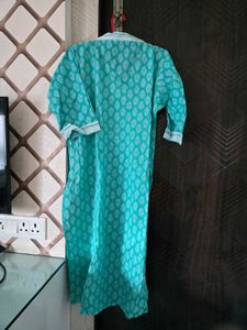 Elegant Blue Printed Kurta V neck