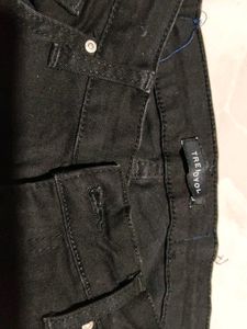 Black Capri
