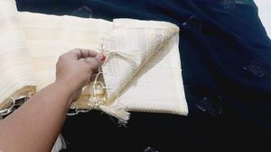 New Golden Hevy ✨️ Saree