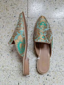 📢NEW 🌙Mint Zari Mules From The House Of Pataudi✨
