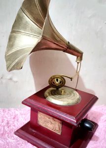 Vintage Gramophone Showpiece