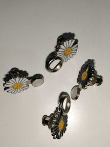 Daisy Flower JEANS TIGHTENER[1]