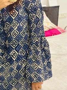 AKS Women Blue &amp; Off-White Ethnic Print Kurta