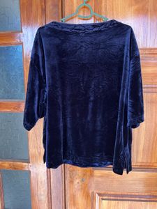 Uniqlo Velvet Top
