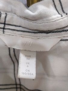H&amp;M Off White Shirt