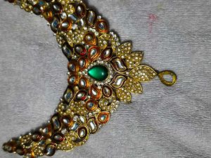 Elegant Kundan Necklace Set