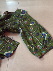 Green Colour Kurti Balloon Hands