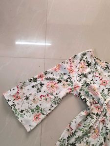 Floral Print Tunic Top – 36” Bust, Super Pretty 😍