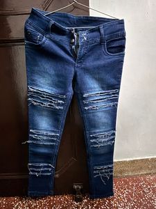Stylish Blue Denim Ribbed Jeans