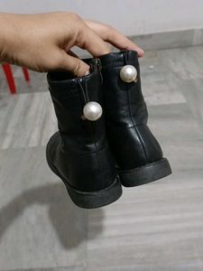 Black leather Ankle Boots