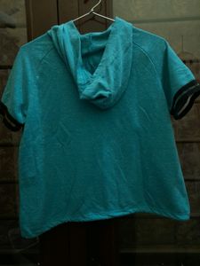 Blue Cropped T-shirt With Cap