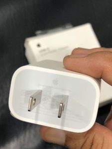 Apple 20W USB-C Power Adapter