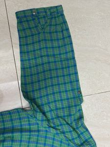 Levi’sPlaid Button-Down Top