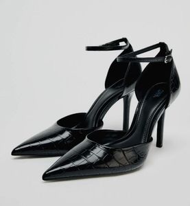 🖤ZARA Heeled Shoes with AnkleStrap
