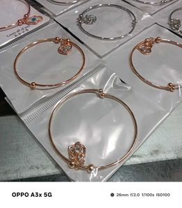 SALE 💗 Charm Bracelet (One Piece) 💗