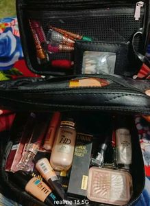 Meakup Box