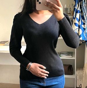 Black V-Neck Puff Sleeve Top