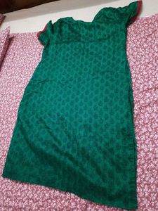 44 To 50 Size Silk Paisley Embroidery Kurti Top