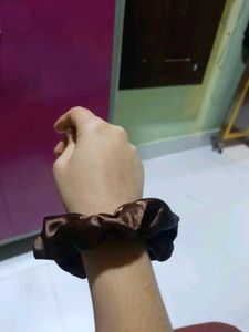 combos of 4 satin scrunchies