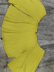 Yellow Off Shoulder Top❤️