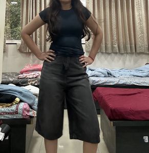 Wide Leg Cropped Jeans