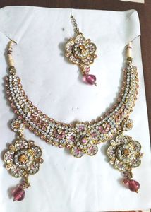 Beautiful Necklace For Party Wear Looks Stunning