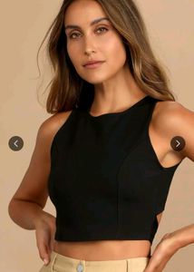 Black Backless style crop top 🌺