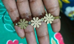 Free Size Flower Power Open Type Bracelet