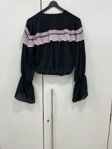 💖💃 Flutter Sleeve Noir Blouse: Your Next Piece🖤