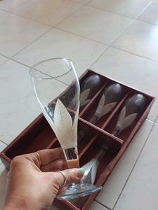 6 Beautiful Wine Glasses